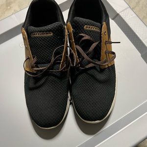 Men’s Sketchers lace up shoes